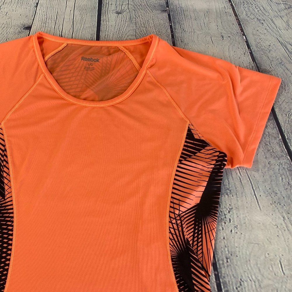 Reeebok Short Sleeve Athletic Printed Tops Shirt - Picture 2 of 6
